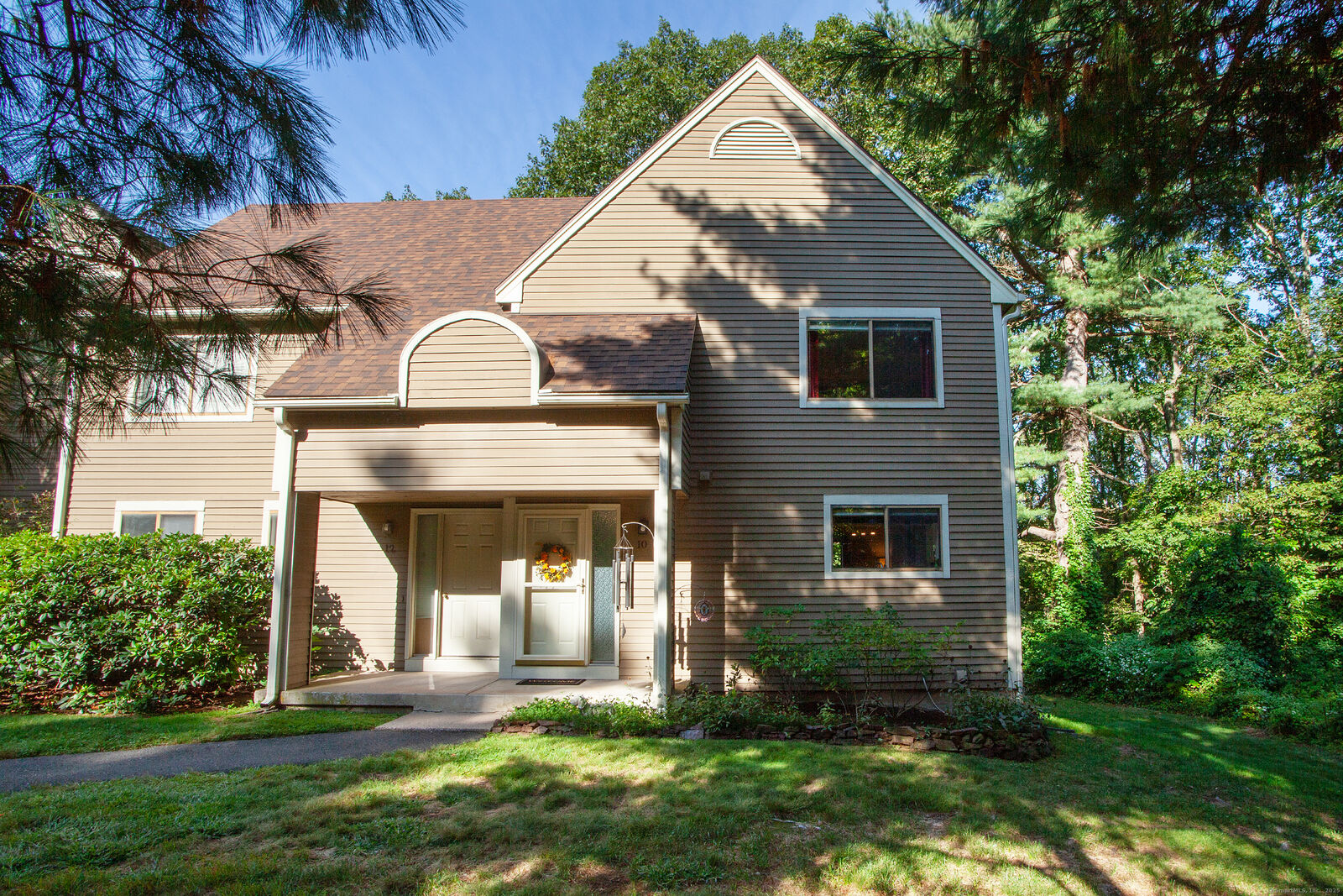 Property Photo:  10 Wood Duck Lane 10  CT 06081 