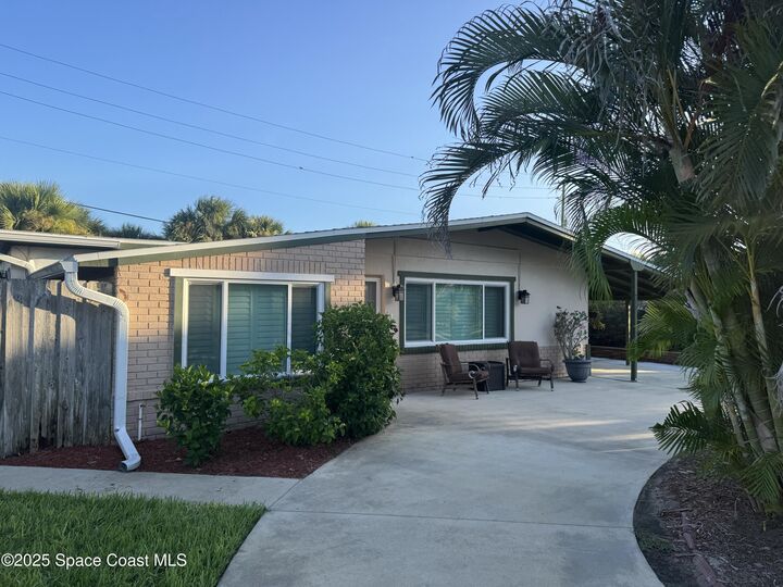 211 Avenida Central  Indialantic FL 32903 photo