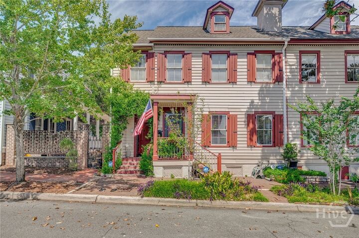 Property Photo: 540 E Taylor Street GA 31401