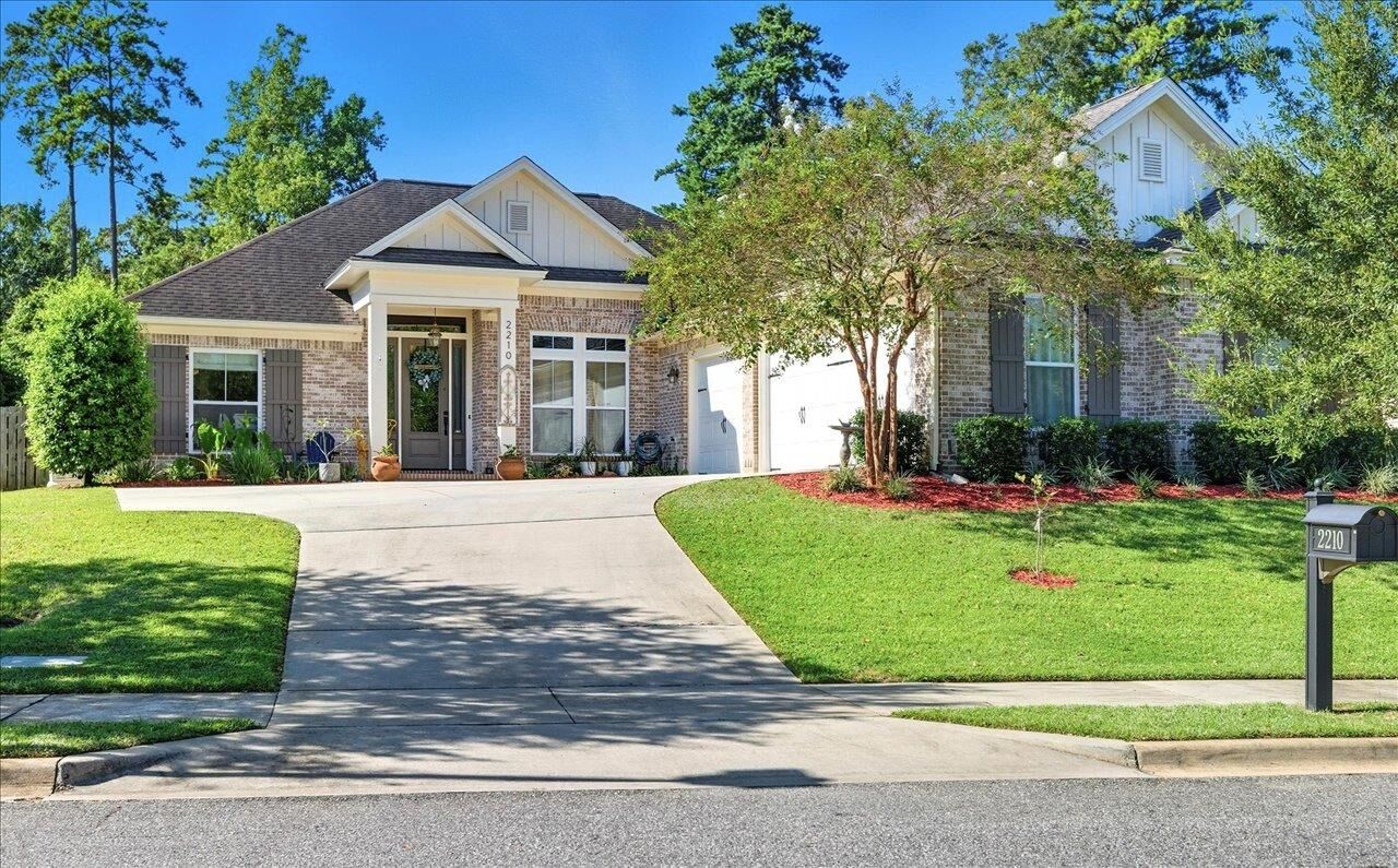 Property Photo: 2210 Blakely Court FL 32308