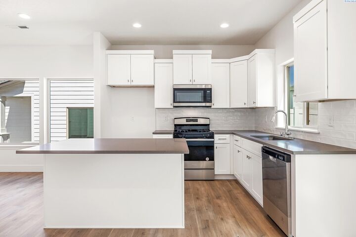 1119 S Underwood Pl  Kennewick WA 99337 photo