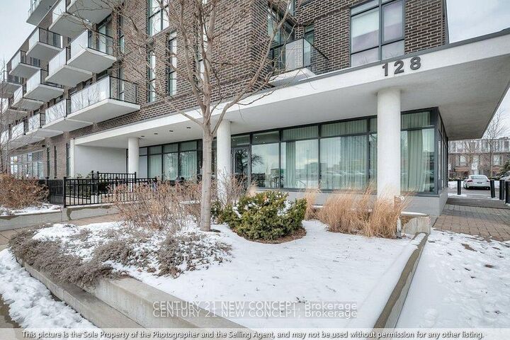 Property Photo:  128 Fairview Mall Drive 402  ON M2J 0E8 