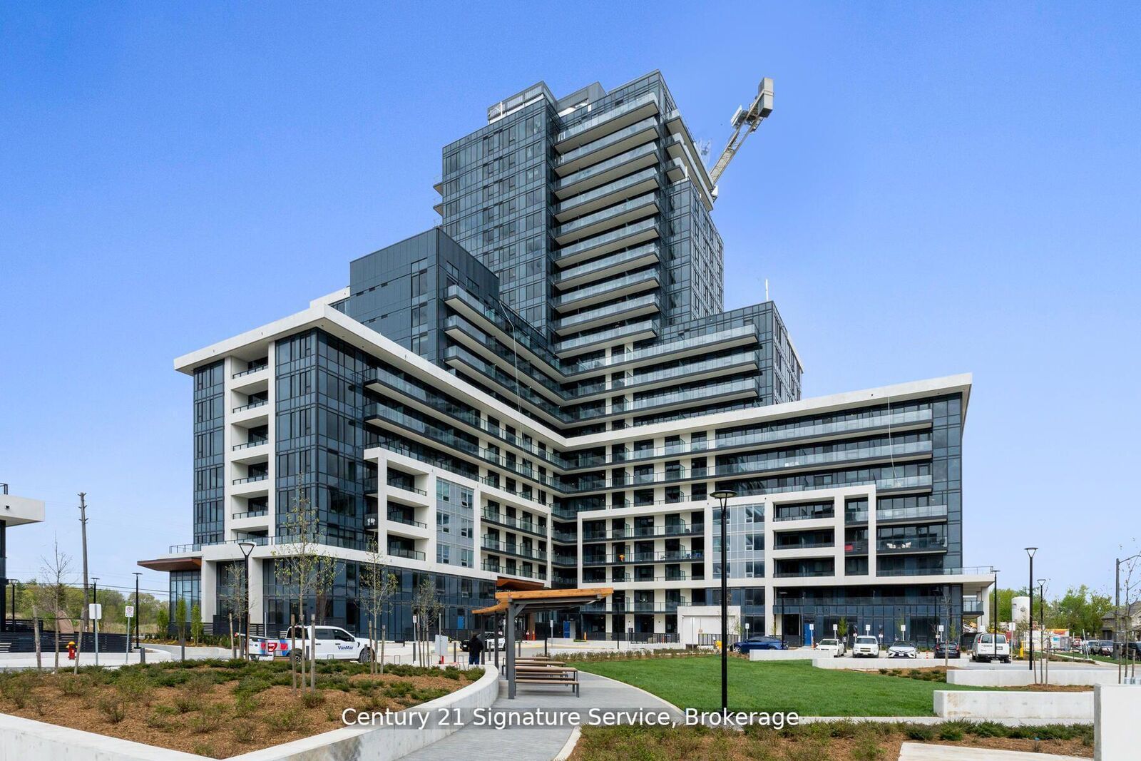 Property Photo: 3220 William Coltson Avenue 614 ON L6H 7W6