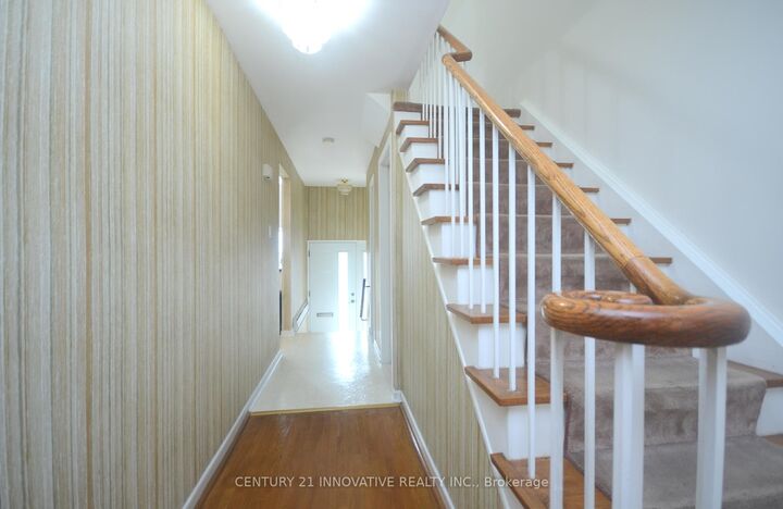 Property Photo: 9 Candy Courtway N/A ON M2R 2Y7