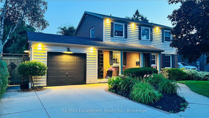 Property Photo:  350 East Side Crescent  ON L7R 3G9 