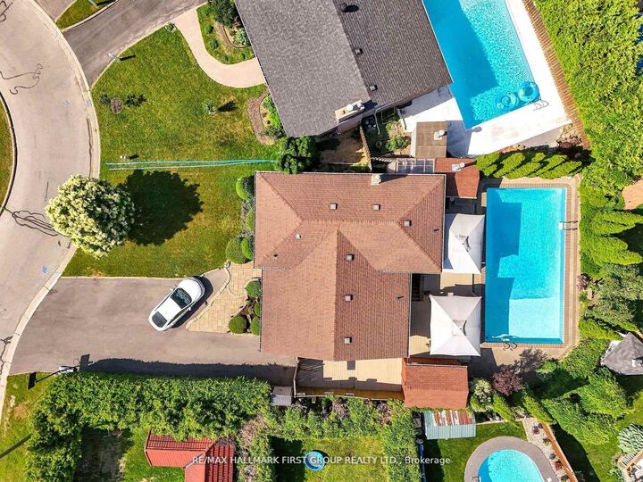 Property Photo:  975 Brenda Court  ON L1H 7B5 