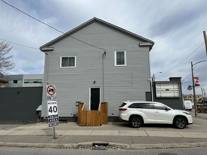 213 Wellington Street  London East ON N6B 2L2 photo