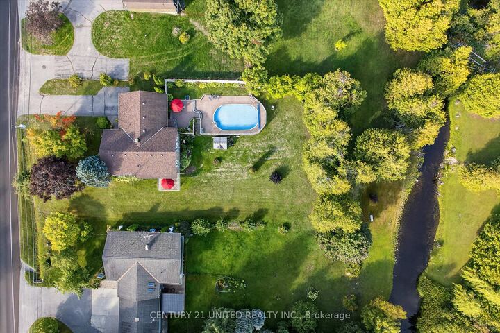 Photo de la propriété: 2524 Sherbrooke Street W ON K9J 6X4