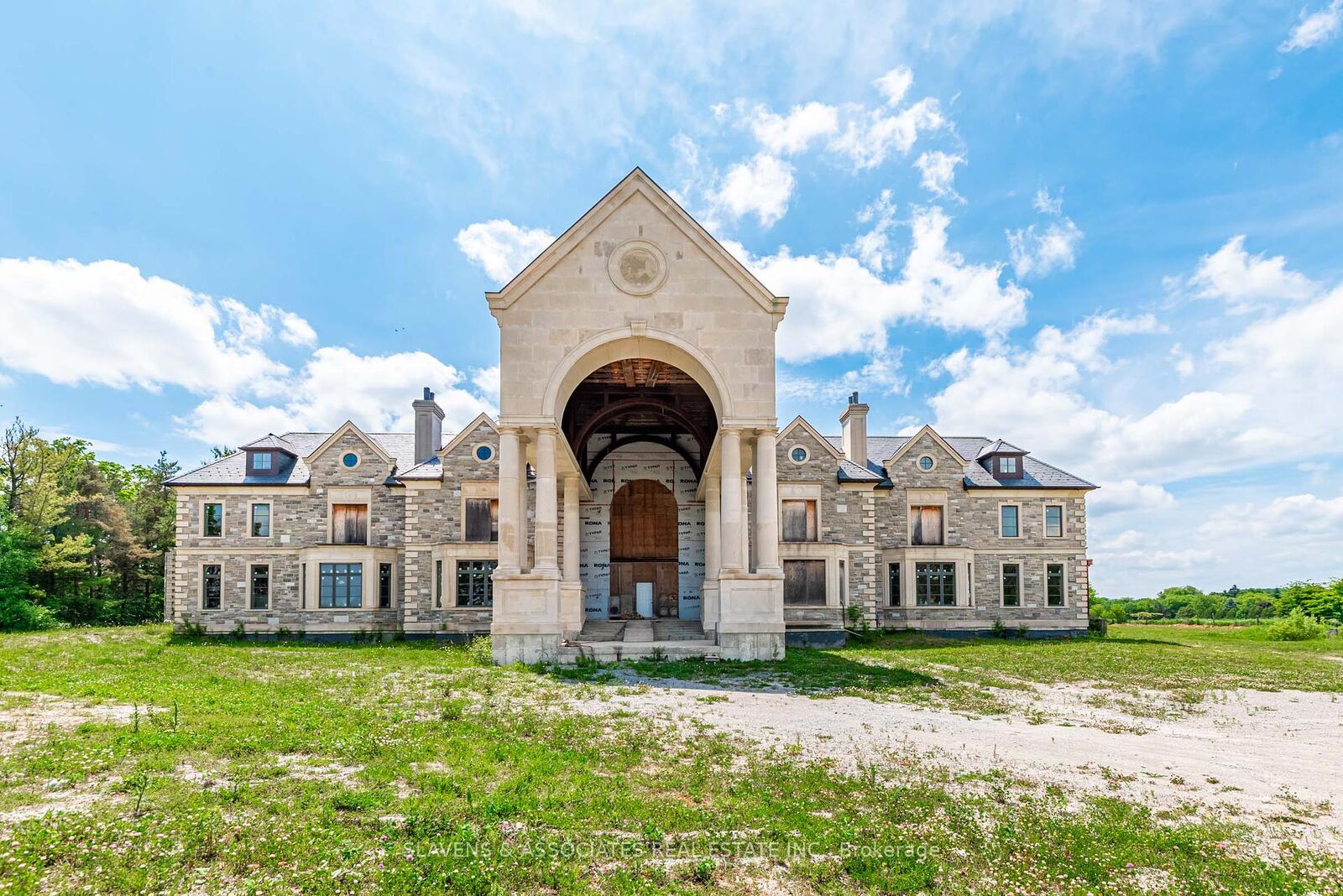 Photo de la propriété:  12068 McCowan Road  ON L4A 4C4 