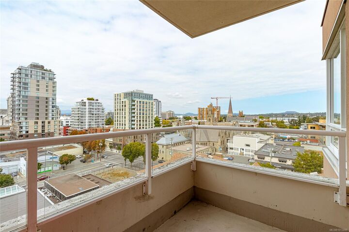 Property Photo:  930 Yates St 1008  BC V8V 4Z3 