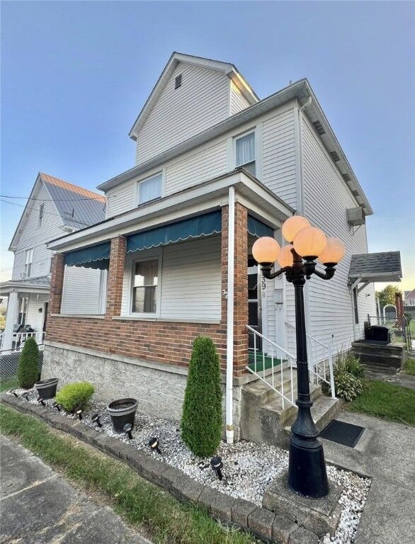 Property Photo: 539 Pine St PA 15666