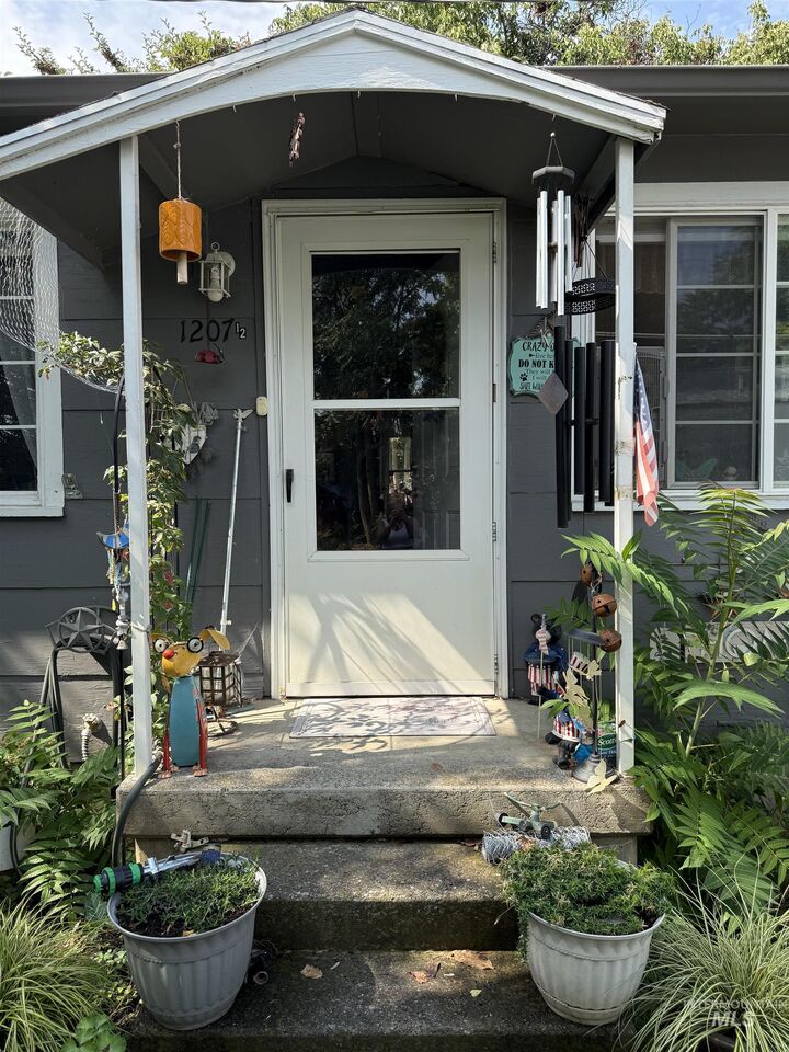 Property Photo:  1207 1/2 Cedar Ave  ID 83501 