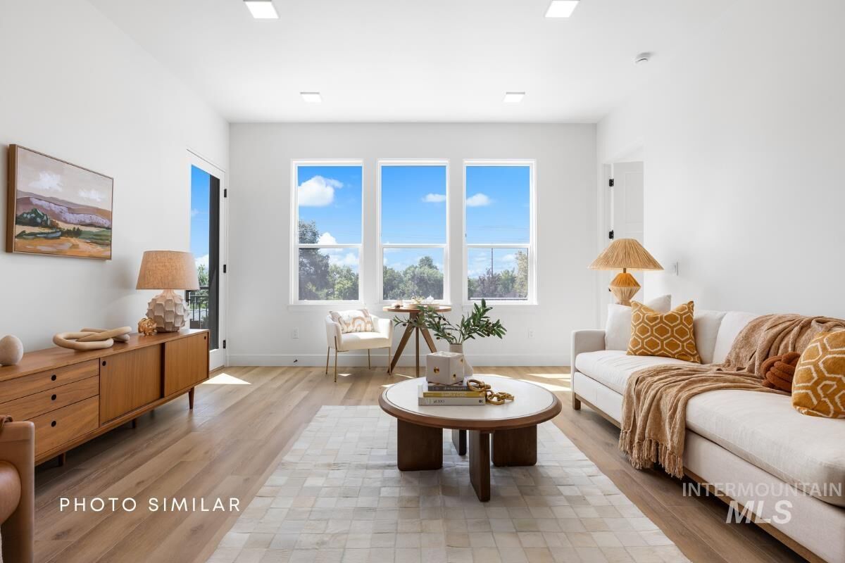 Property Photo: 55 E State St 205 ID 83616