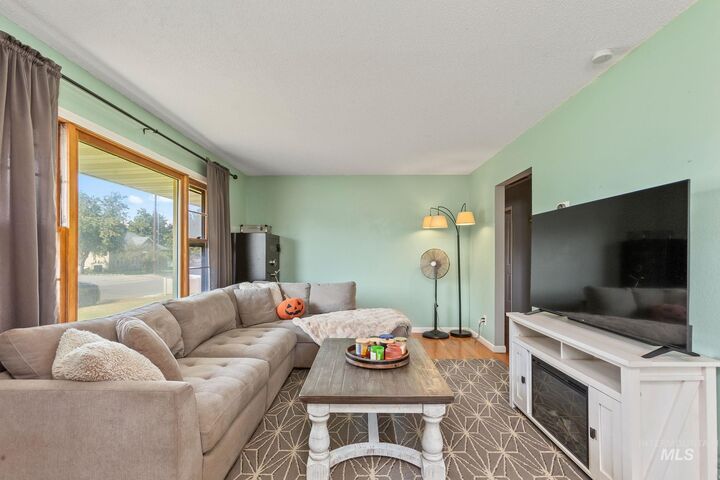 Property Photo: 1421 10th Street WA 99403