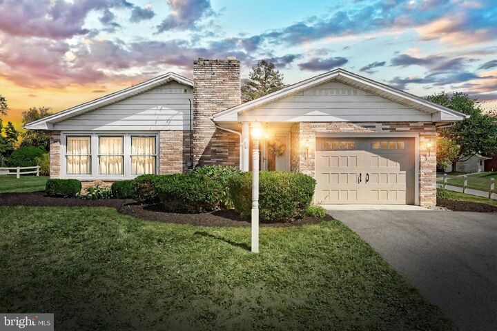 181 Harrisburg  York Springs PA 17372 photo