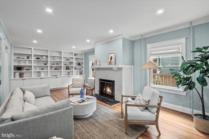 Property Photo:  24 E Bellefonte Avenue  VA 22301 