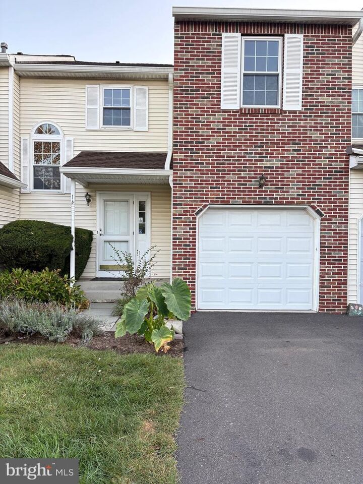 14 Revere Court  Trenton NJ 08628 photo