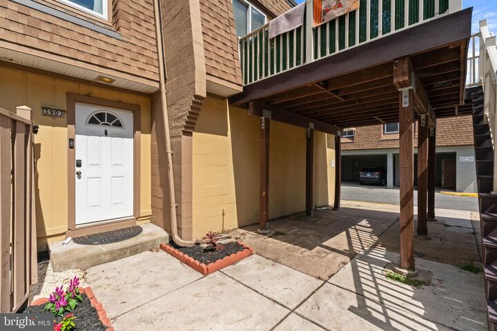 Property Photo: 3903 Manzanita Place 60D VA 22309