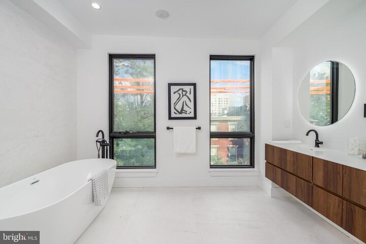 Property Photo:  722 S 17th Street 7  PA 19146 