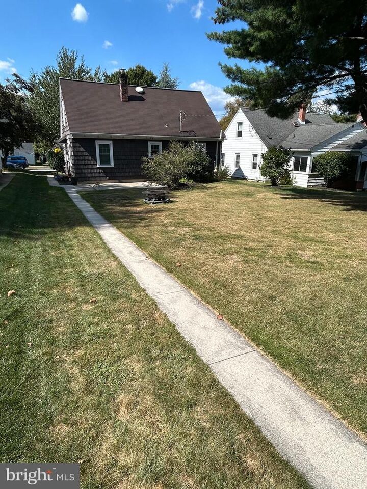 Property Photo:  124 Maple Avenue  PA 17033 