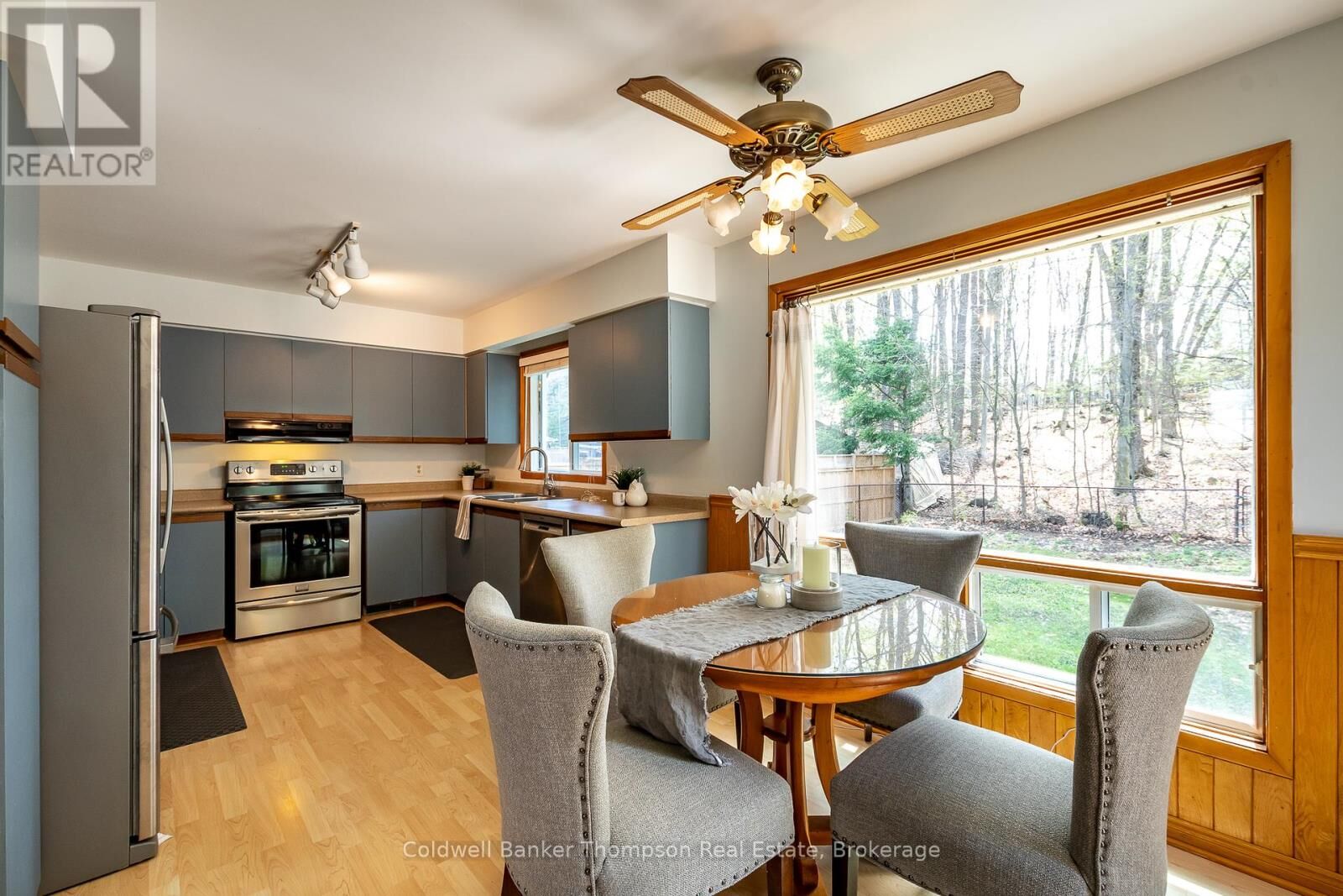 Property Photo: 20 Southdale Drive ON P1H 1T6