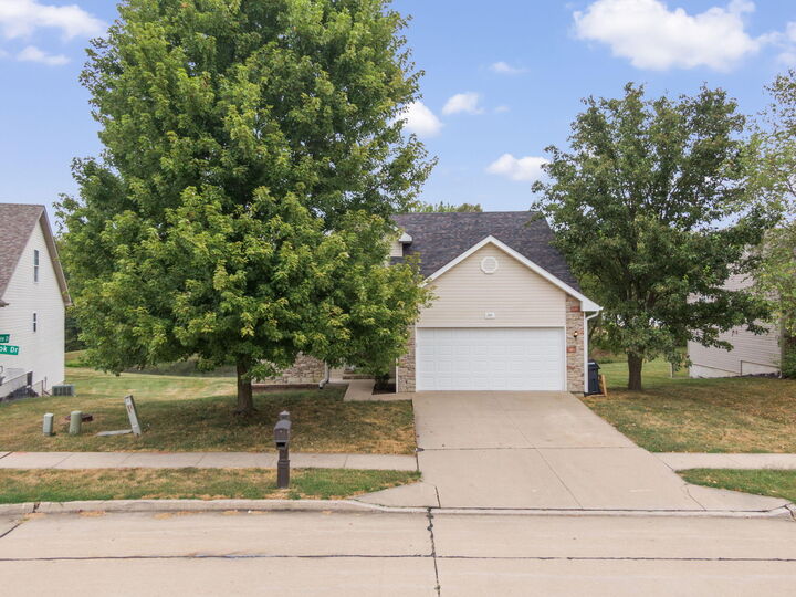 Property Photo: 2101 Bay Brook Dr MO 65201