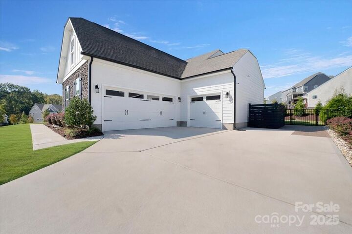 Property Photo:  17128 Monocacy Boulevard  NC 28078 