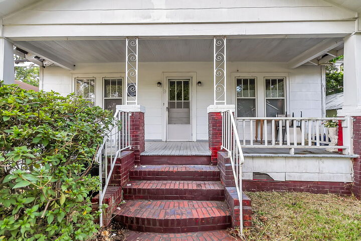 Property Photo:  9 Magnolia Avenue  SC 29403 