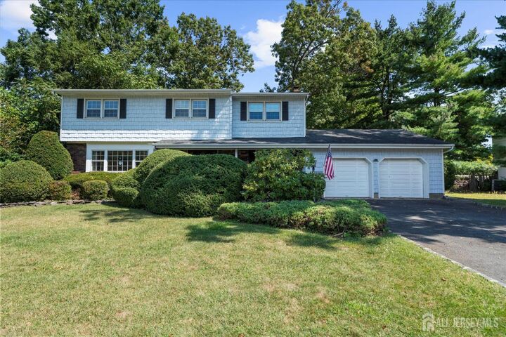 16 Oakwood Drive  Sayreville NJ 08859 photo