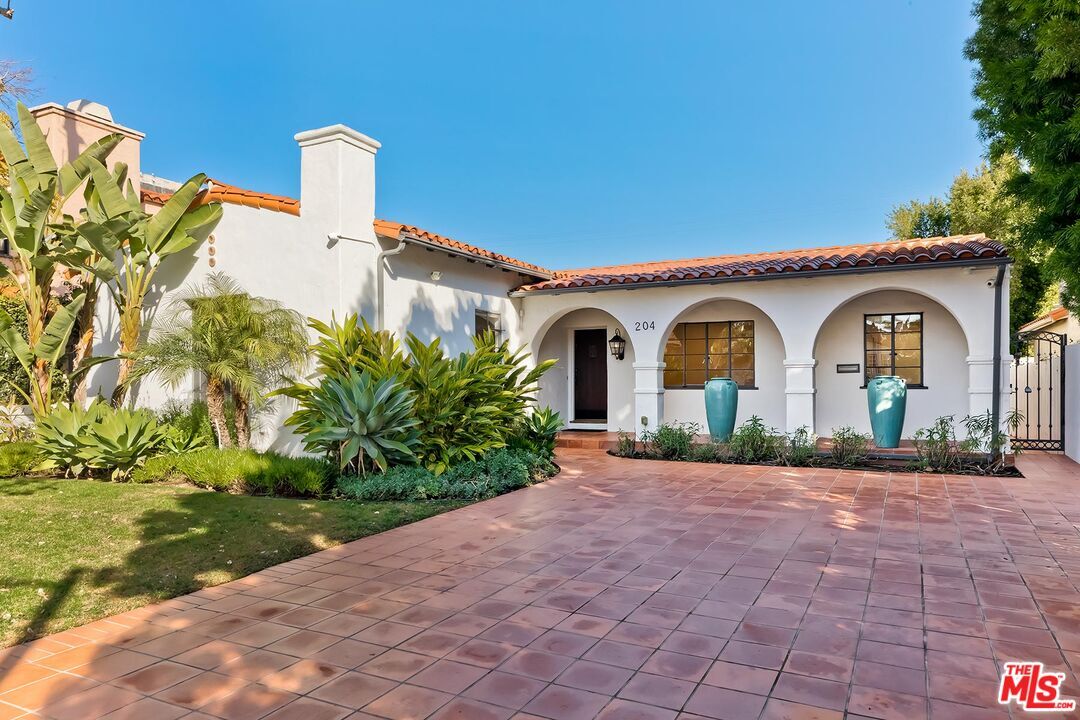Property Photo:  204 S Camden Dr  CA 90212