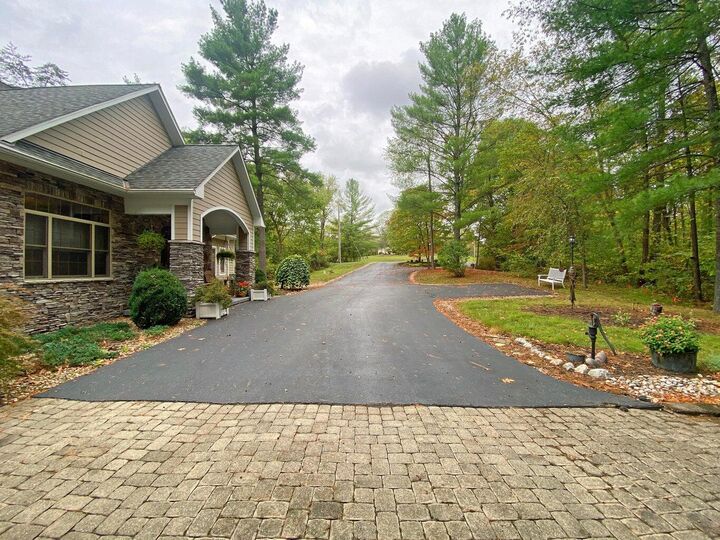 Property Photo:  2130 Arapahoe Lane  OH 43107 