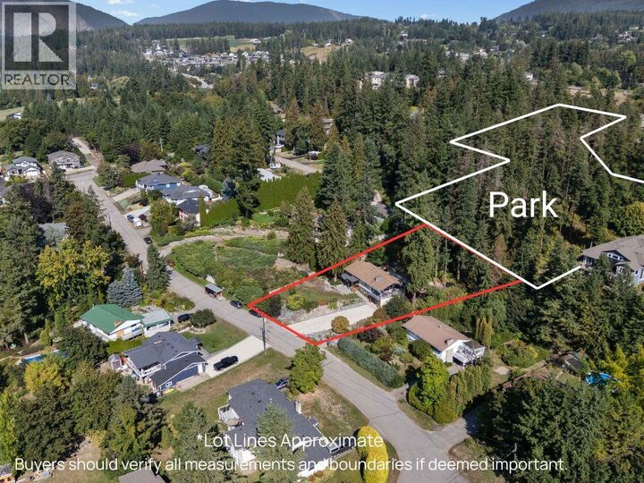 Property Photo:  1780 16 Street Northeast  BC V1E 3Z8 