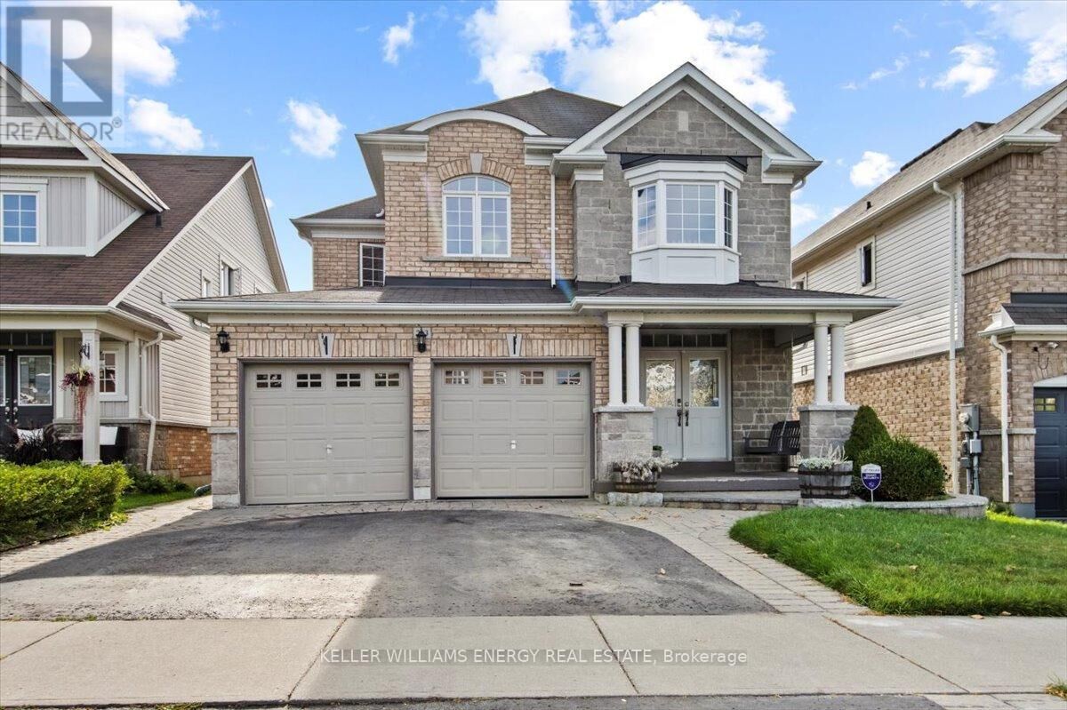 Property Photo:  213 Glenabbey Drive  ON L1E 0C4 