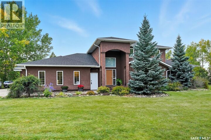 Property Photo:  2 Redwood Place  SK S7K 3J6 