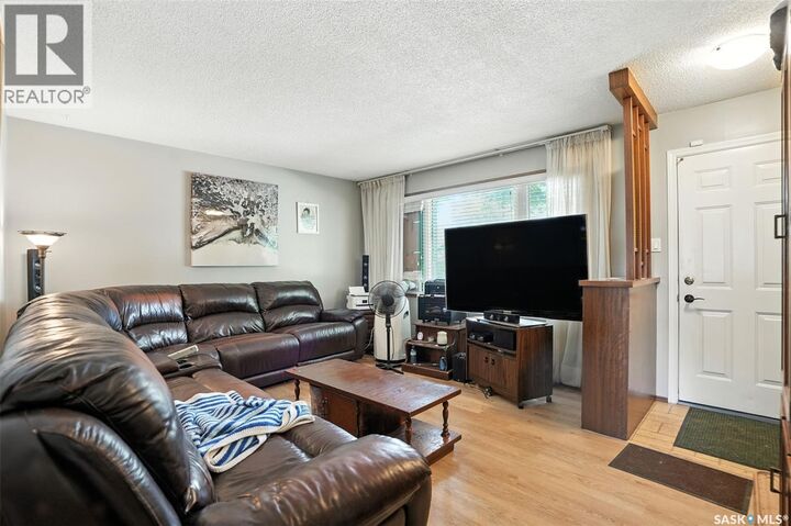 Property Photo:  97 Maxwell Crescent  SK S7L 3Y4 