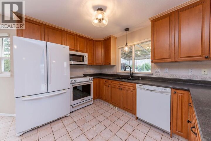 Property Photo: 2655 Westsyde Road 20 BC V2B 7C7