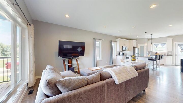 Property Photo: 35 Beaudin Boulevard MB R0H 0H0