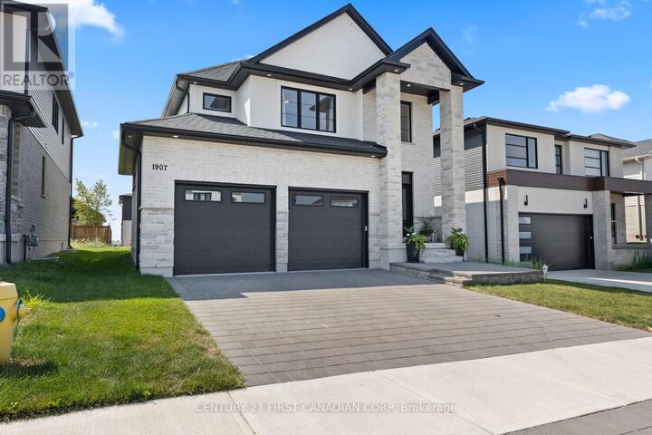 Photo de la propriété: 1907 Fountain Grass Drive ON N6K 0M2