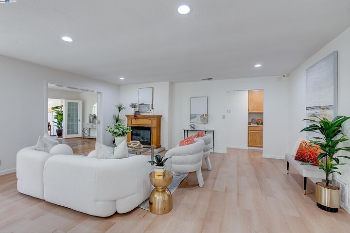 Property Photo: 4167 Sunflower Ct. CA 94587