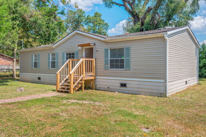 Property Photo:  189 Benjamin Street  FL 32536 