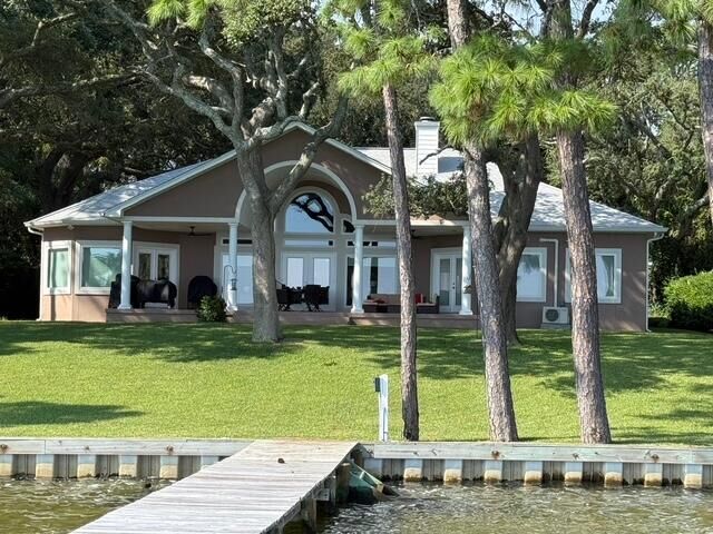 Property Photo: 809 E Miracle Strip Parkway FL 32569