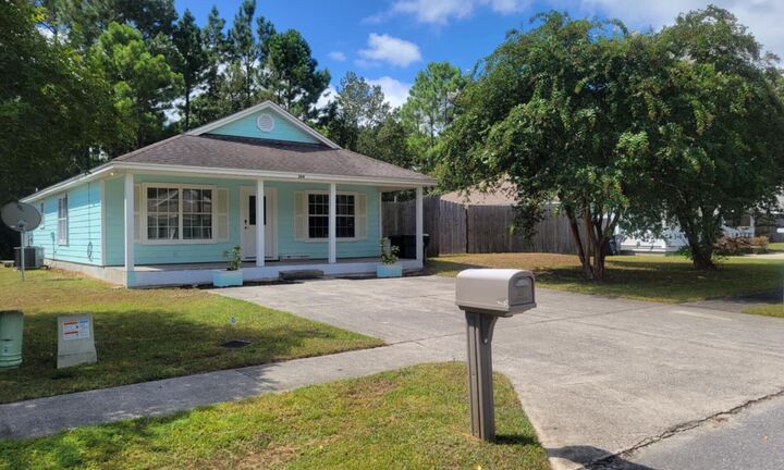 Property Photo:  266 Hunters Rd Road  FL 32459 