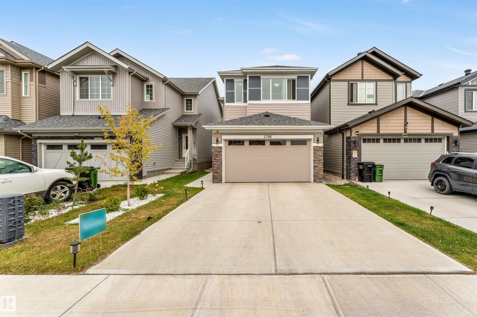 Property Photo:  4708 177 Avenue NW  AB T5Y 4G4 