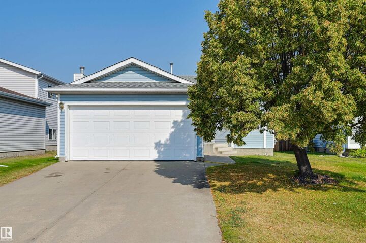 1928 152 Avenue NW  Edmonton AB T5Y 2R7 photo