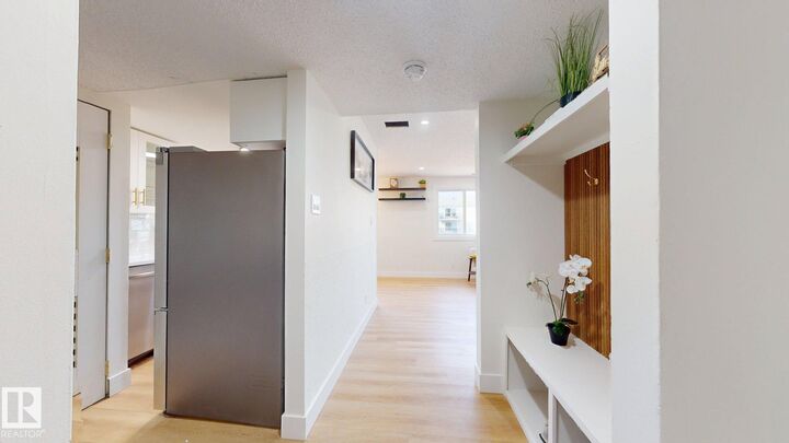 Property Photo:  1396 Lakewood Road NW  AB T6K 3M2 