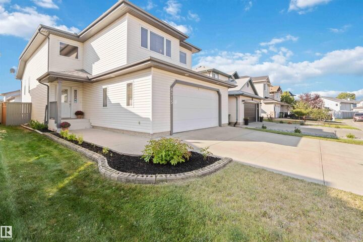 Property Photo:  8315 172 Ave NW NW  AB T5Z 3M1 