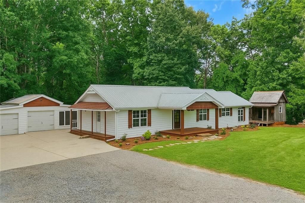 Property Photo: 782 Lower Burris Road GA 30114