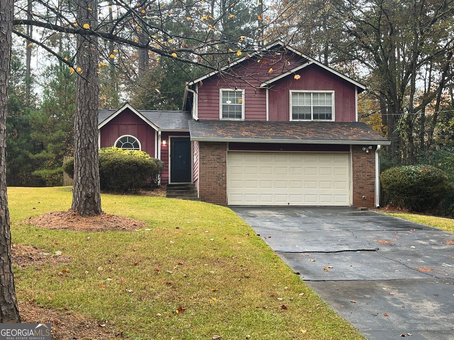 Property Photo: 1560 Pin Oak Lane SE GA 30094