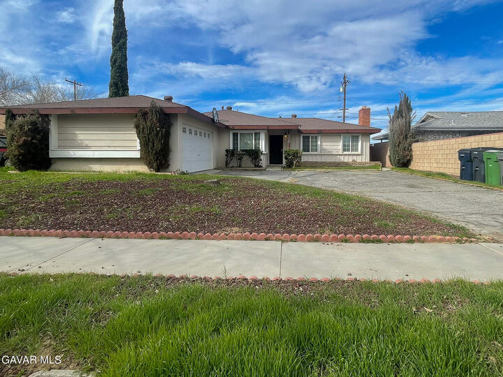 Property Photo:  45035 W 18th Street  CA 93534 