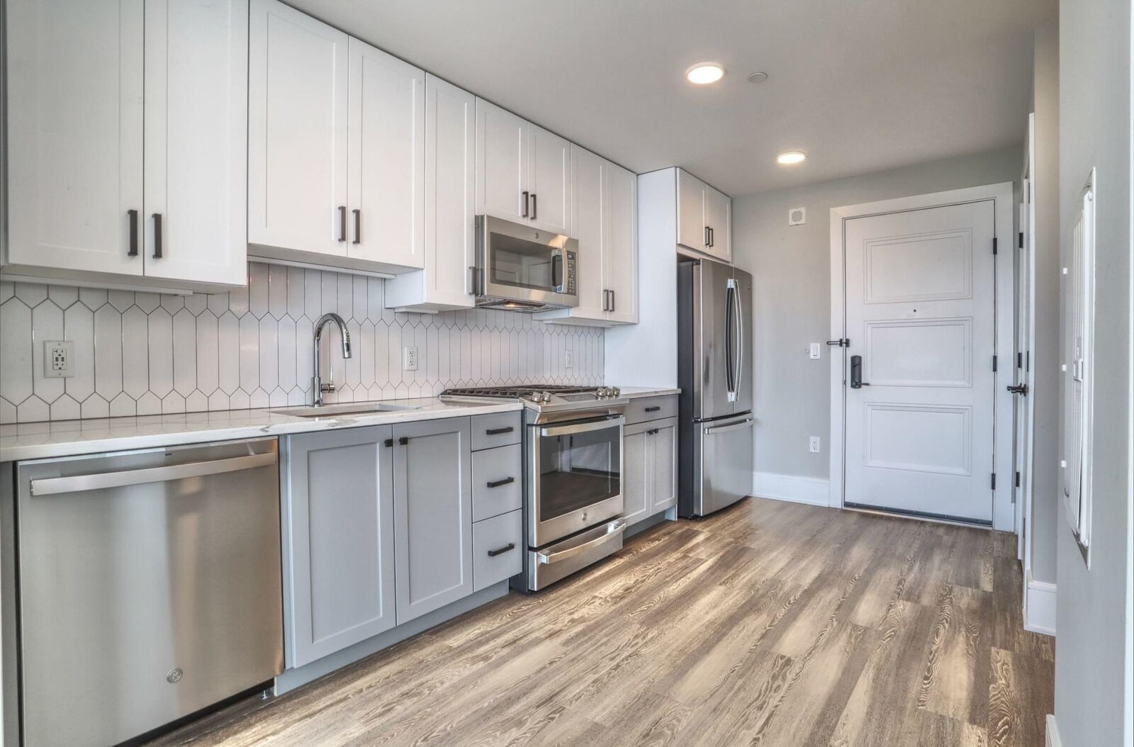 Property Photo: 32 Oakland Ave 1410 NJ 07306